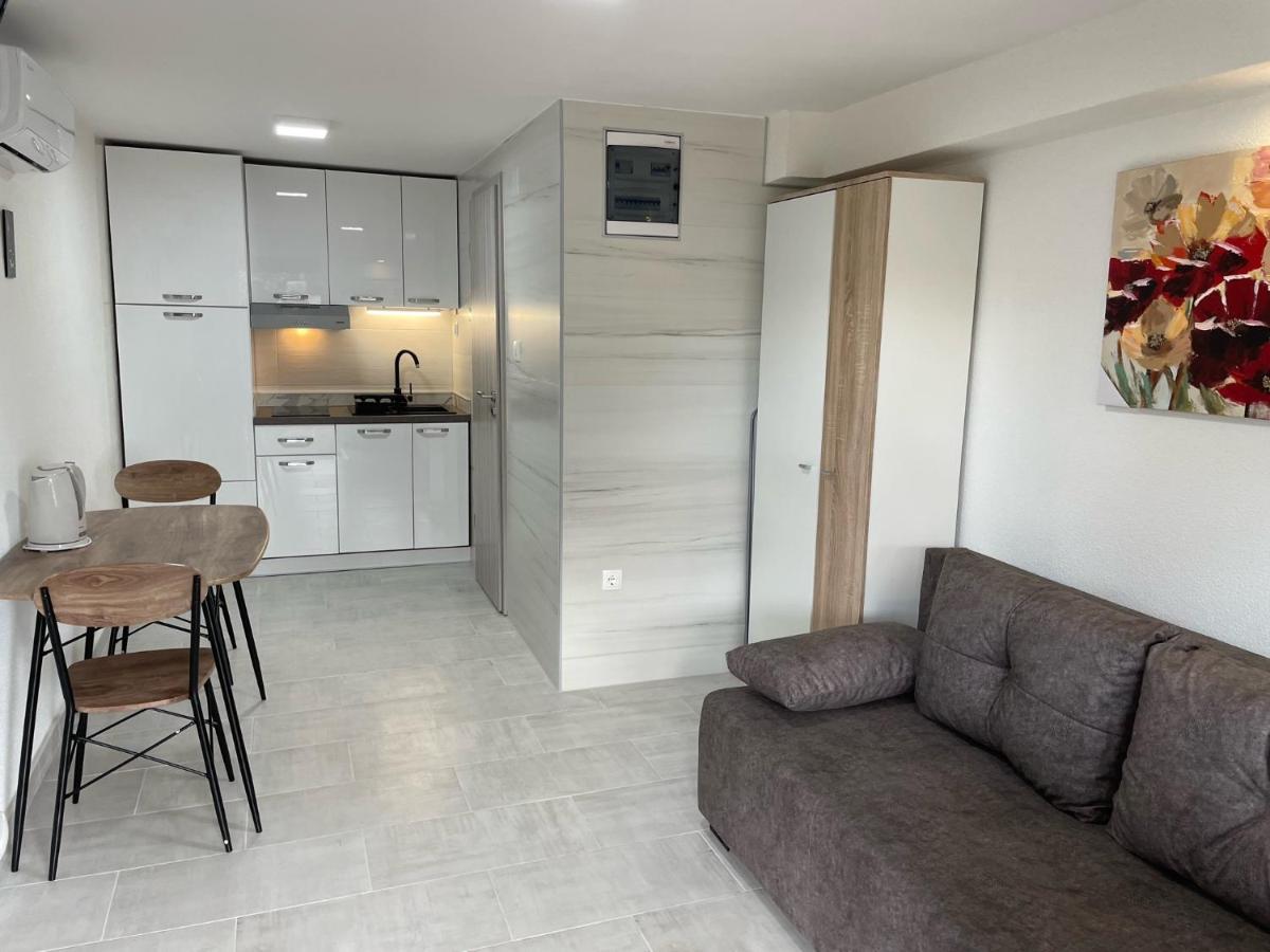 Lory Apartmani Dramalj Exterior photo