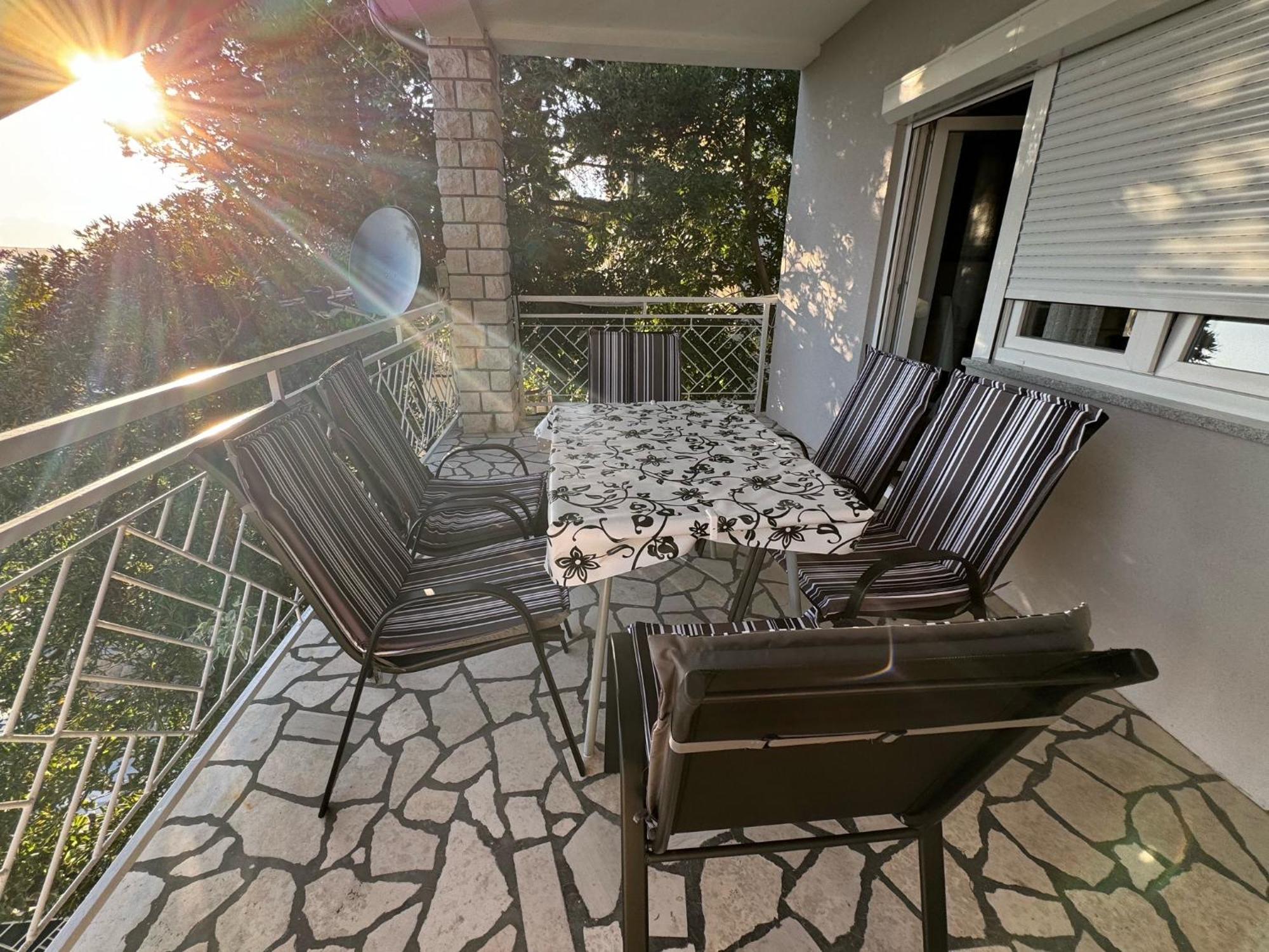 Lory Apartmani Dramalj Exterior photo