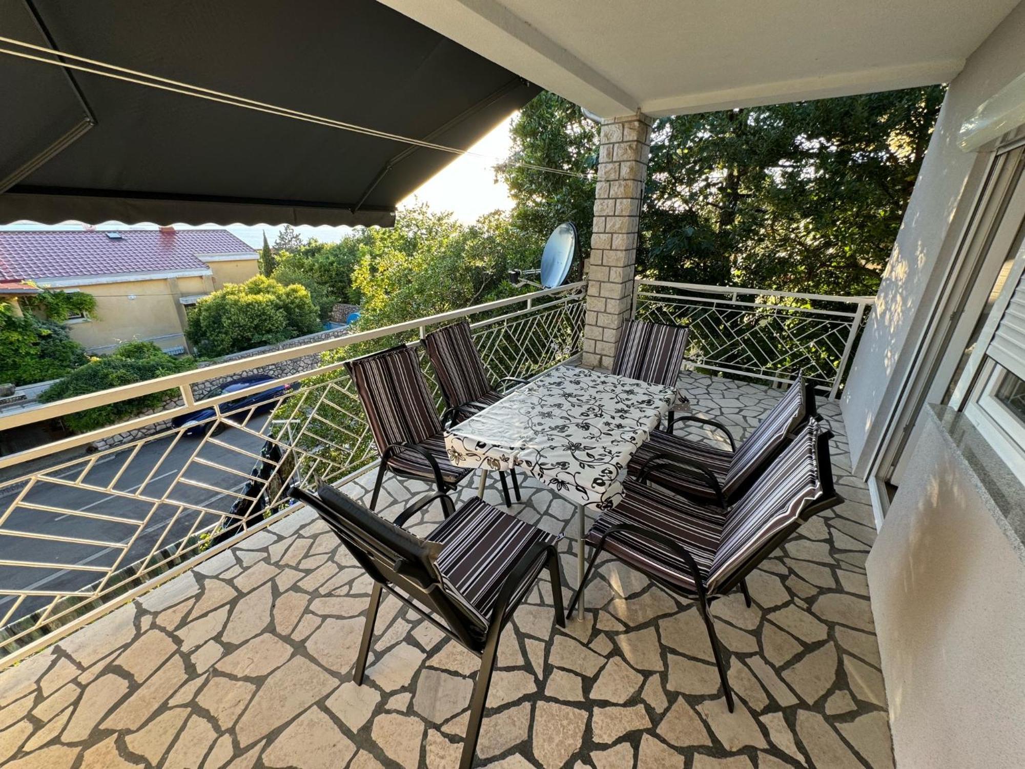 Lory Apartmani Dramalj Exterior photo