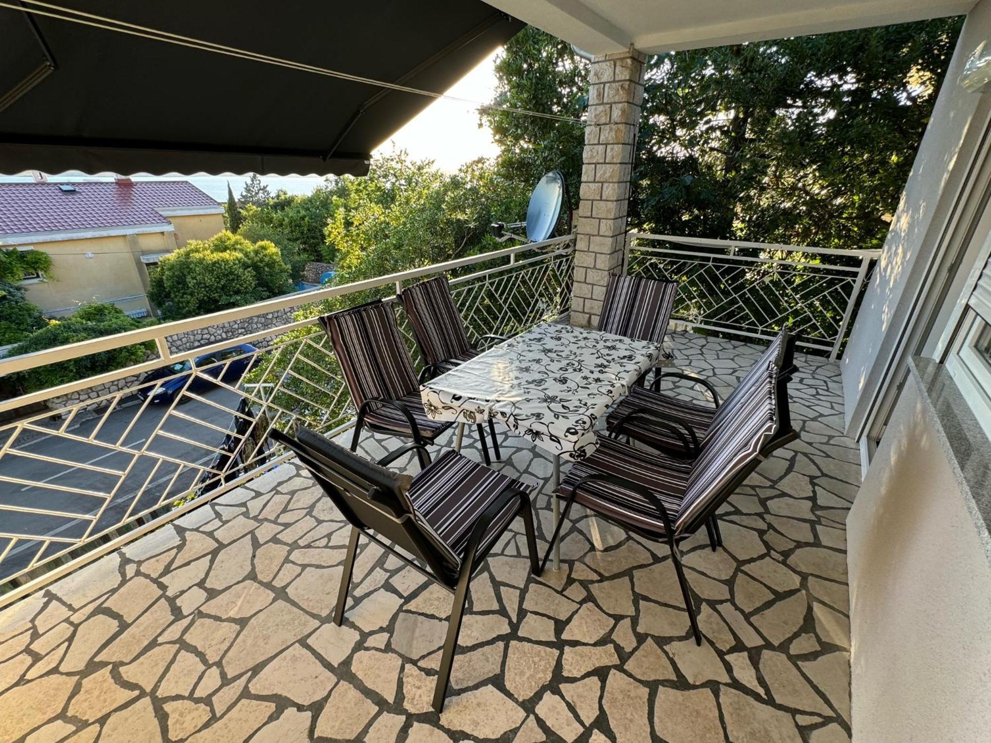 Lory Apartmani Dramalj Exterior photo