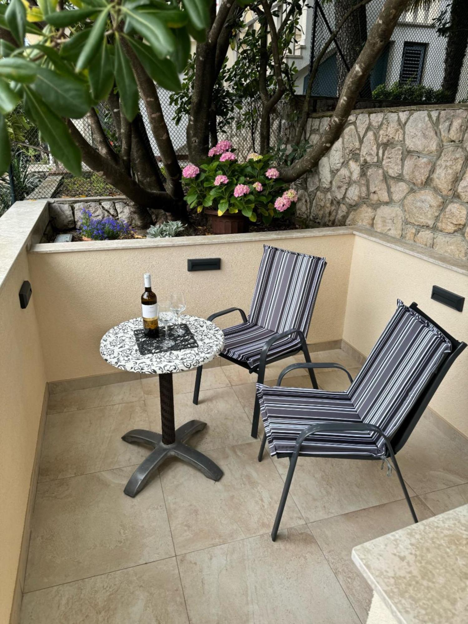 Lory Apartmani Dramalj Exterior photo