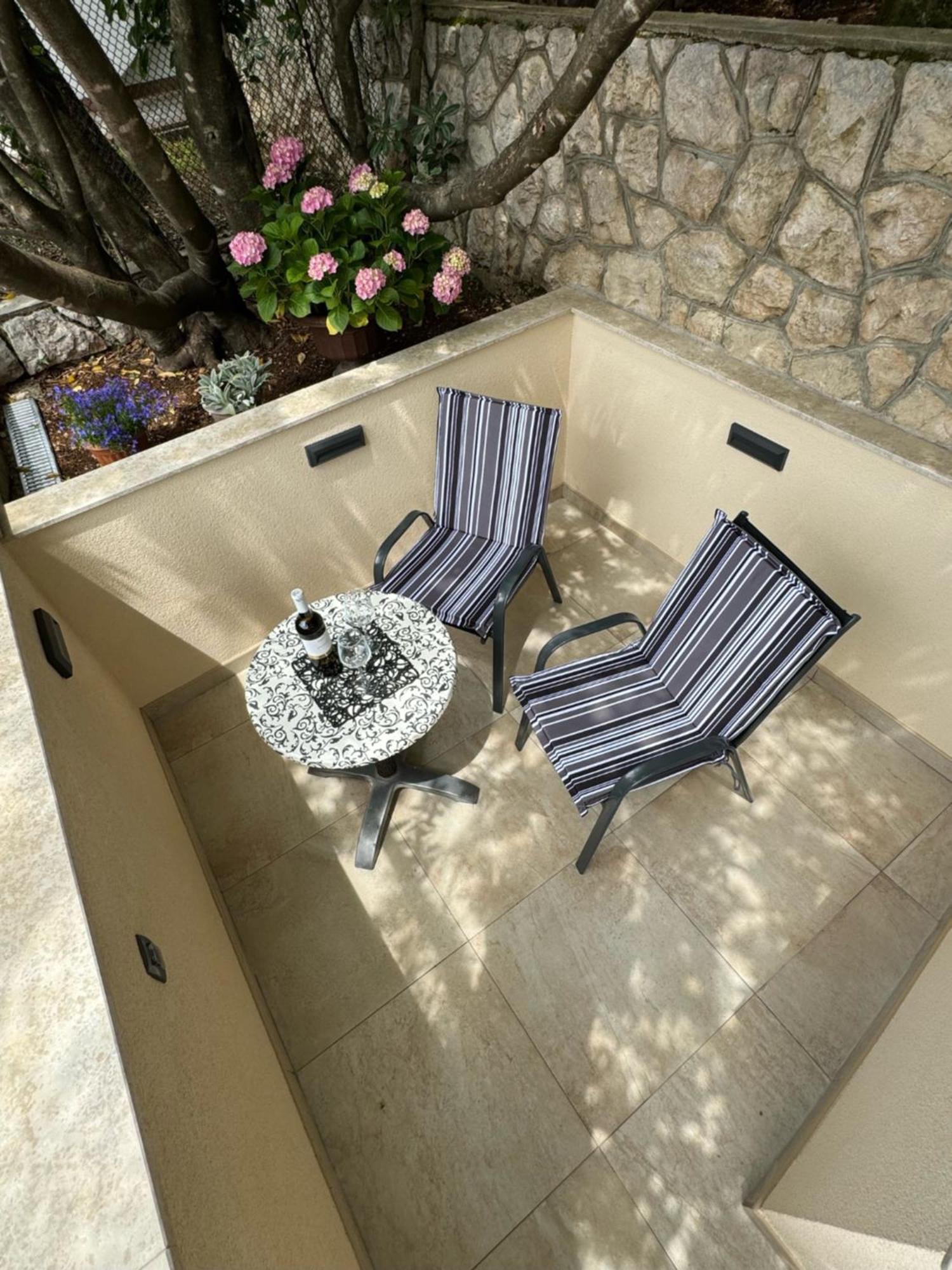 Lory Apartmani Dramalj Exterior photo